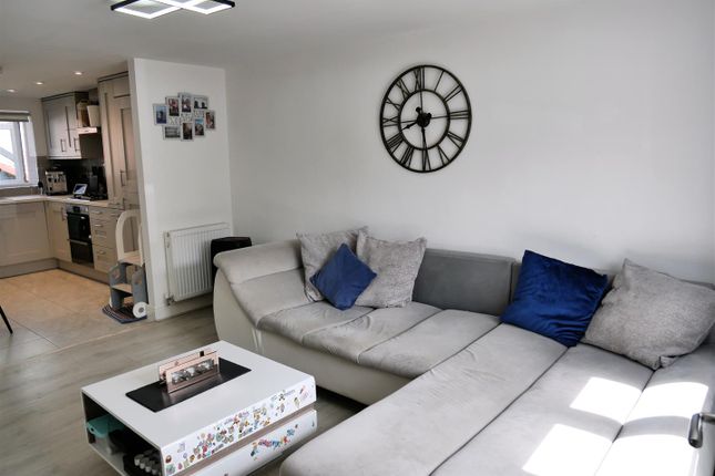 2, Blackford Drive, Calne photo 4