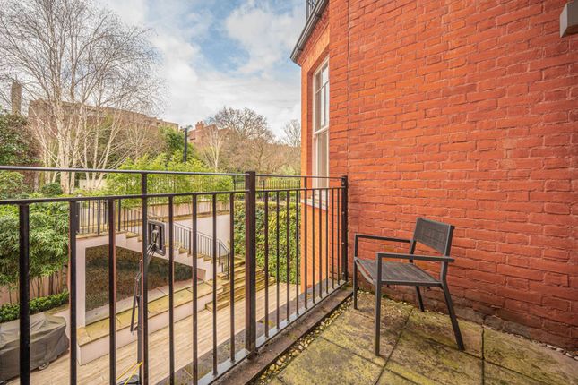 Flat for sale in Fitzjohns Avenue, Hampstead, London