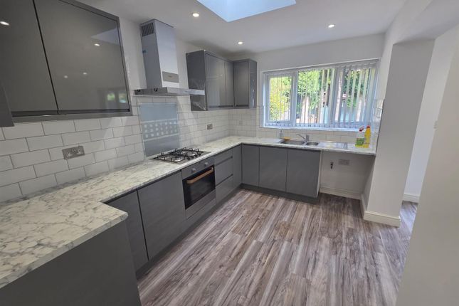 39, Walsh Grove, Birmingham photo 5