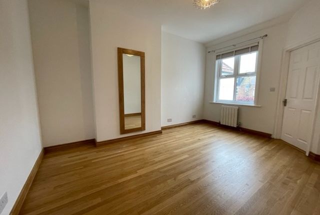 Maisonette to rent in Hurst Road, Eastbourne