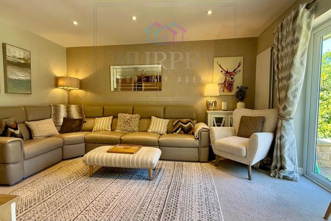 25 Hill Drive, Pontefract photo 3