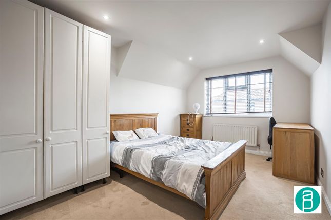 Flat 14, 85, Worple Road, London photo 4