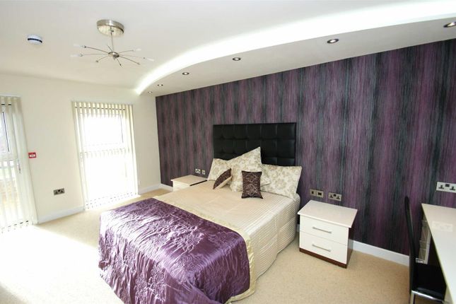 Flat to rent in Hollybank Apartments, Chapel Allerton, Leeds