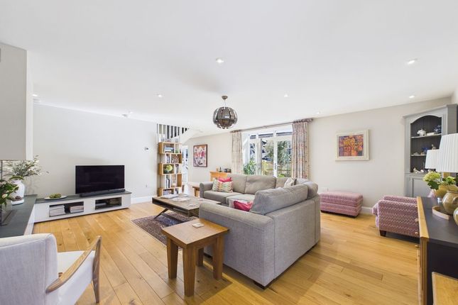 The Barn House, Kirkham Street, Somerton photo 3
