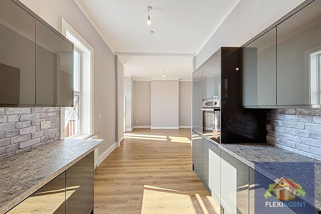 Kitchen/Dine