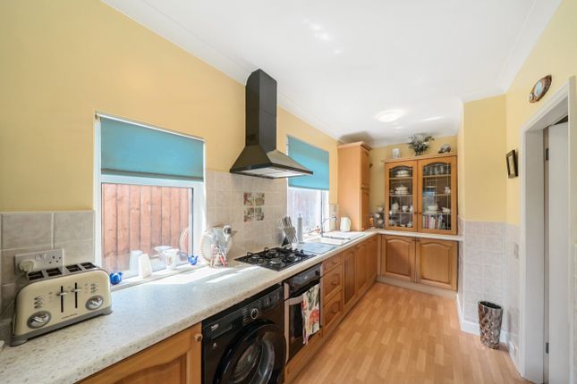 25, Southfield Avenue, Grimsby photo 3