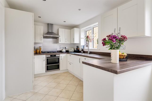 20, Apple Tree Close, Huntingdon photo 3