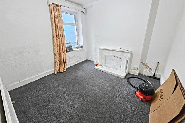 111, Queen Street, Pontypridd photo 3