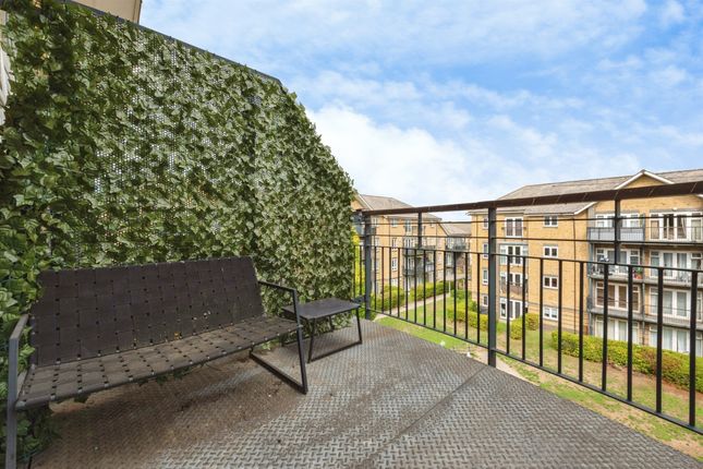 103, Southwell Close, Grays photo 2