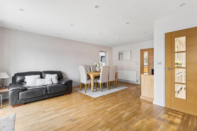 31 Devon Road, Watford photo 3