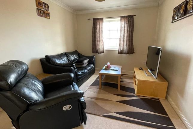 Flat to rent in Albany Gardens, Colchester