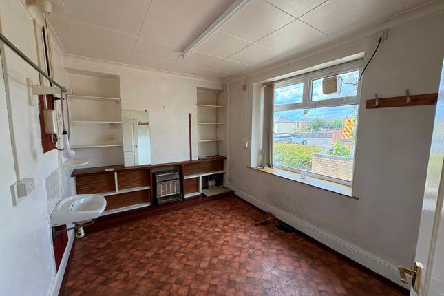 39 Pwllglas Road, Cefn Fforest, Blackwood photo 2