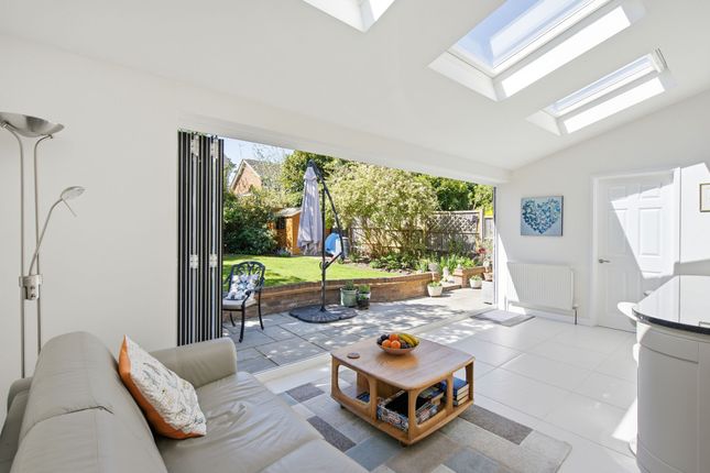 14 Vernon Drive, Ascot photo 4