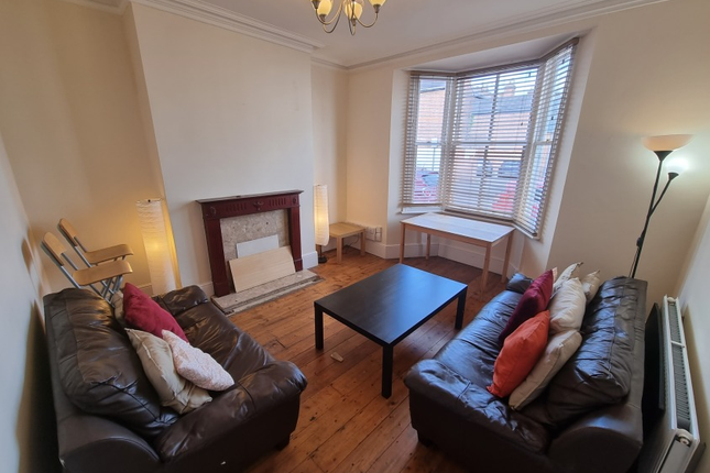 Terraced house to rent in Oxford Street, Leamington Spa, Warwickshire