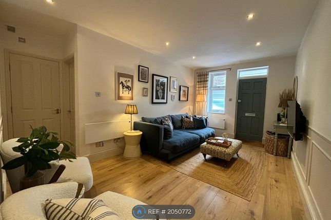 Flat to rent in Fleet Road, Fleet