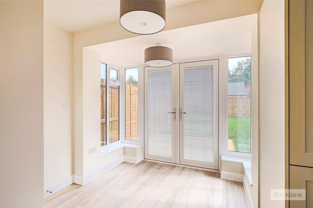 Skelton Drive, Bury St. Edmunds photo 3