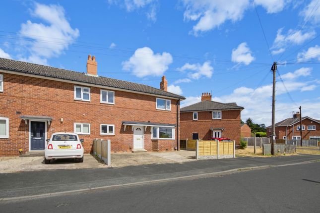 12, Blands Avenue, Castleford photo 2