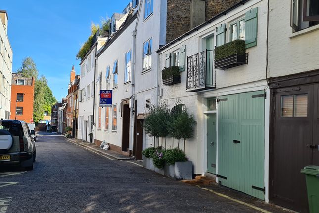 Office to let in 33 John's Mews, London