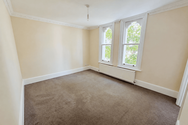5 Saxonhurst, St Helens Road, Hastings photo 2