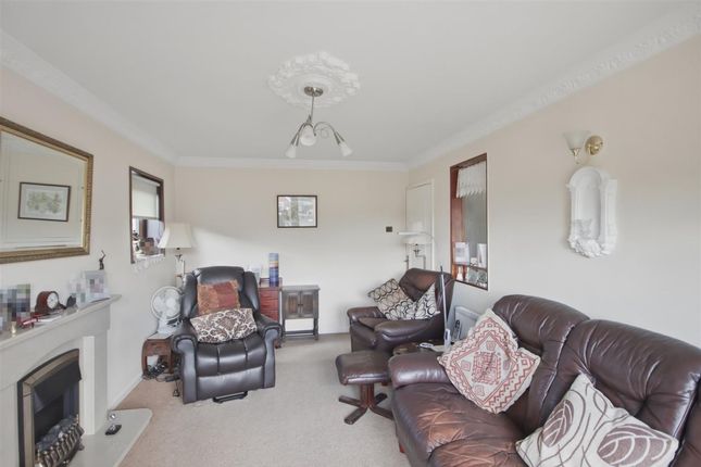 17 Mardale Close, Chesterfield photo 4