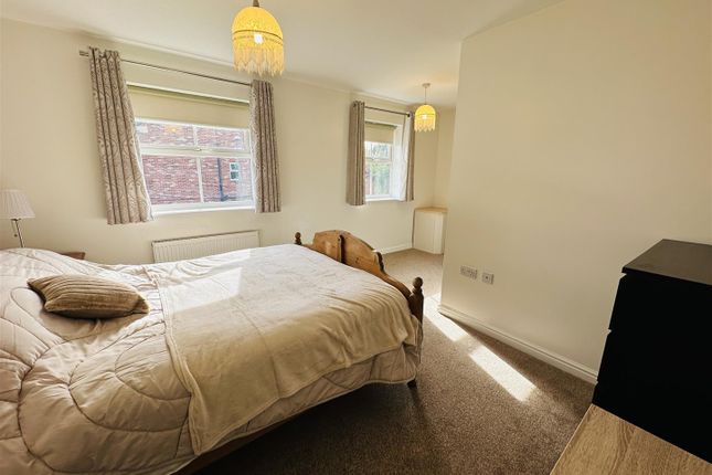 2, Alder Close, Selby photo 3