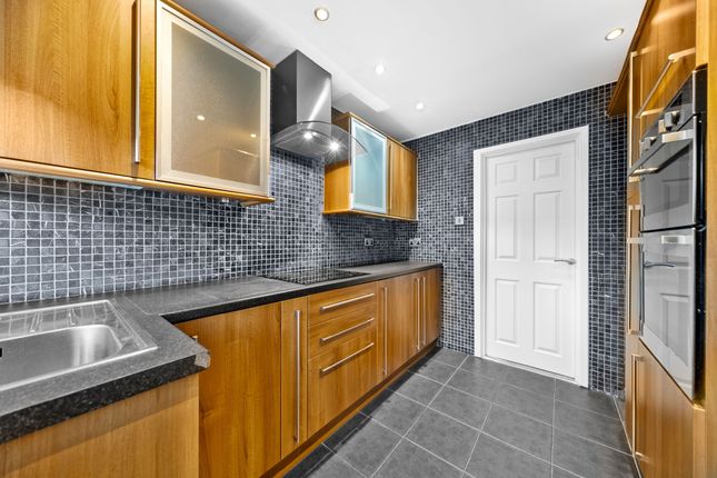 32 Hebden Walk, Leeds photo 4