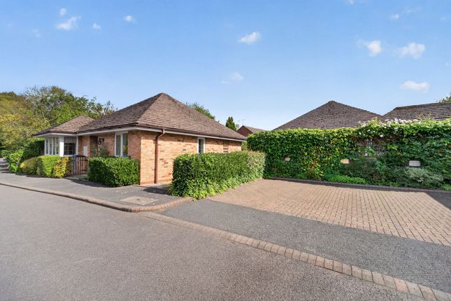 1 Avon Meadow Close, Stratford-Upon-Avon photo 2