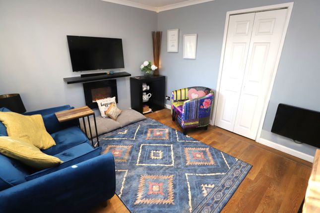 15, Barrett Court, Bury photo 4