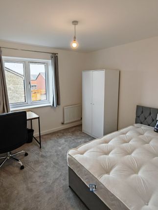 A Neat And Well-Maintained Double Bedroom Featurin...
