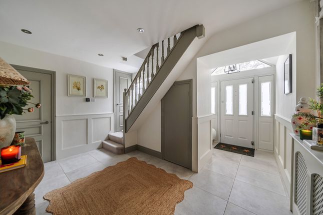 Northgate House, 4, Norfolk Farm Road, Pyrford photo 2