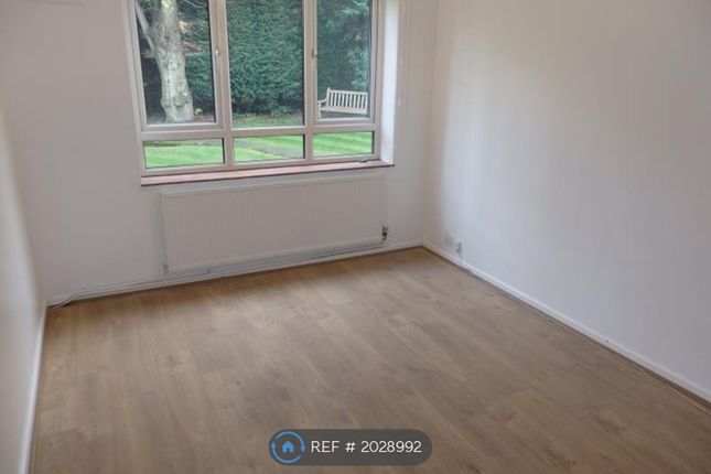 Thumbnail Flat to rent in Crescent Court, London