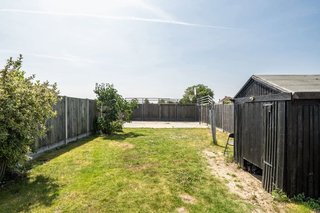 18, Stour Valley Close, Canterbury photo 4