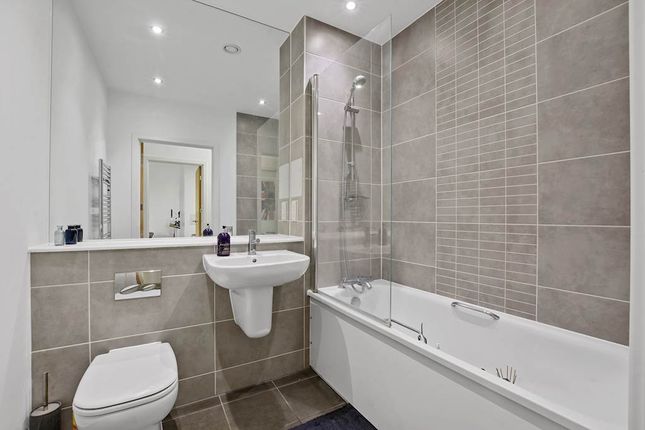 Flat for sale in Carter Court, Gilding Way, Southall