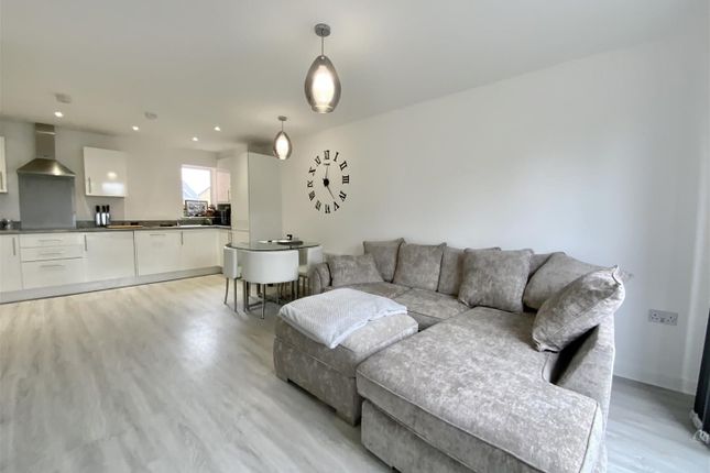 Flat 4, 31, Harris Way, Milton Keynes photo 2