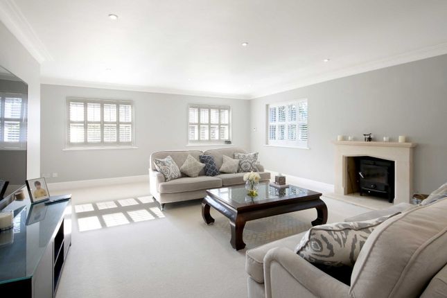 Melrose House, 23, Fulmer Drive, Buckinghamshire photo 4