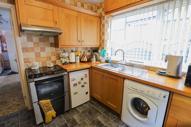 48 Winchester Avenue, Lancaster photo 3