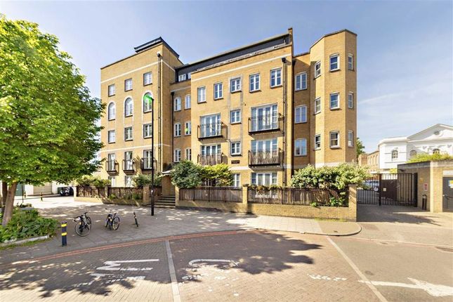 Thumbnail Flat for sale in Stockwell Green, London