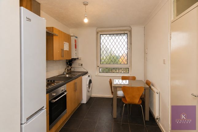 96, Brownfield Street, Greater London photo 5