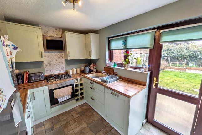 14, Goodhew Close, Yapton photo 2