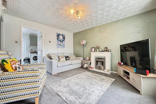 21, Howards Way, Swansea photo 4