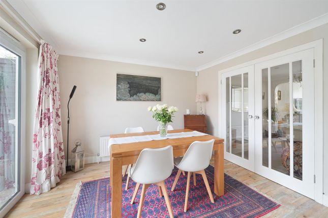 12, Roundwood Way, Banstead photo 4