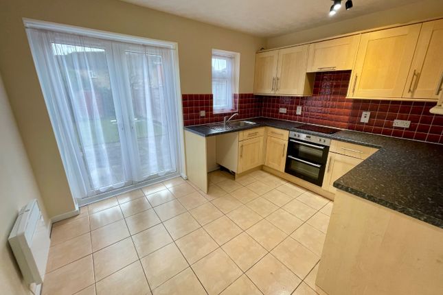 25 Elveden Close, Luton, Bedfordshire photo 4