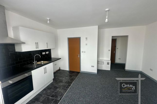 Flat 3,  98, Bitterne Road West, SOUTHAMPTON photo 2