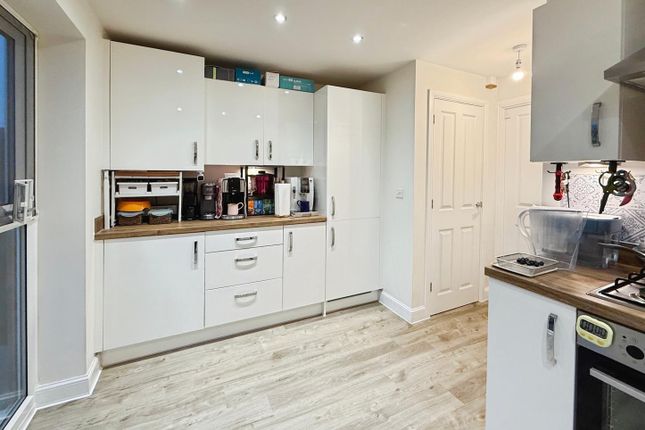 24, Phoenix Close, Mansfield photo 4