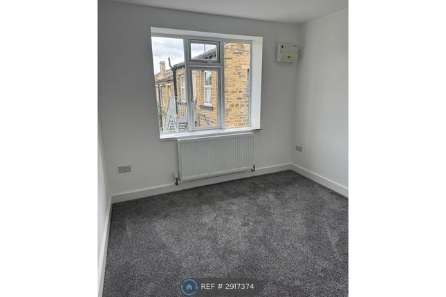 A Flat, Chapeltown, Pudsey photo 4