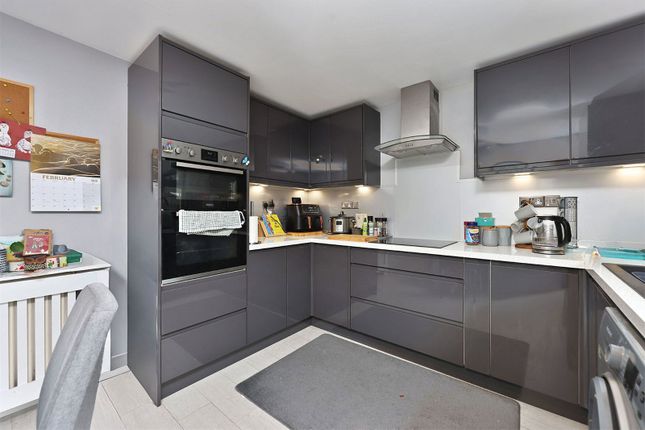 18, Trelawney Rise, Cornwall photo 4
