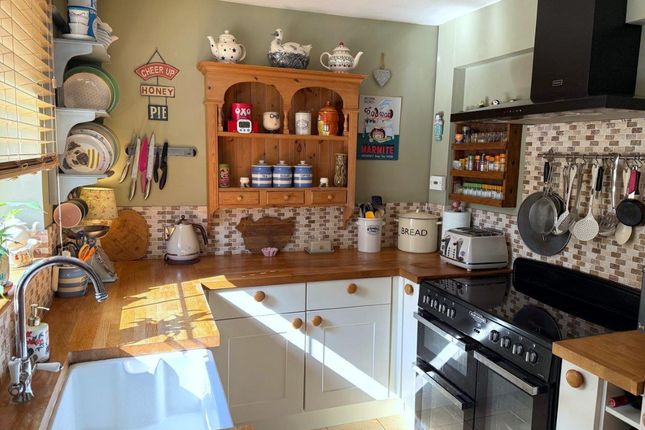 Oakleaf Cottage, High Street, Salisbury photo 4