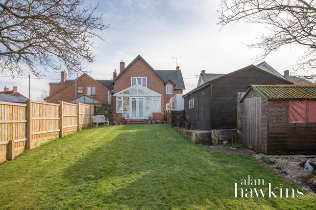 Brick House, 115, Bradenstoke photo 2