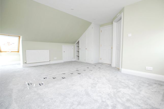 Flat to rent in Stoke Road, Guildford, Surrey