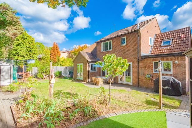 5-bed house on Marlborough View, Farnborough, £600,000